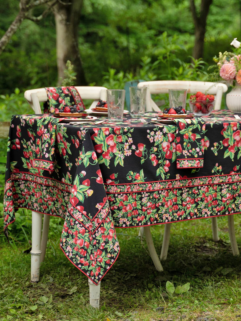 Strawberry Black 54" x 54" Breakfast Tablecloth