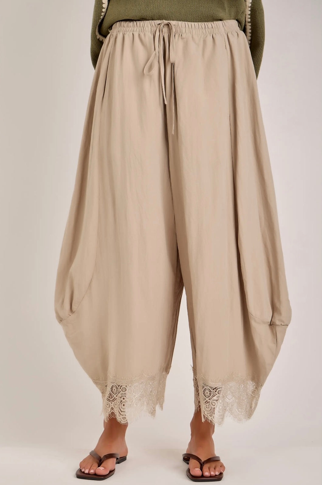 Lace Trim Barrel Pull-On Pant