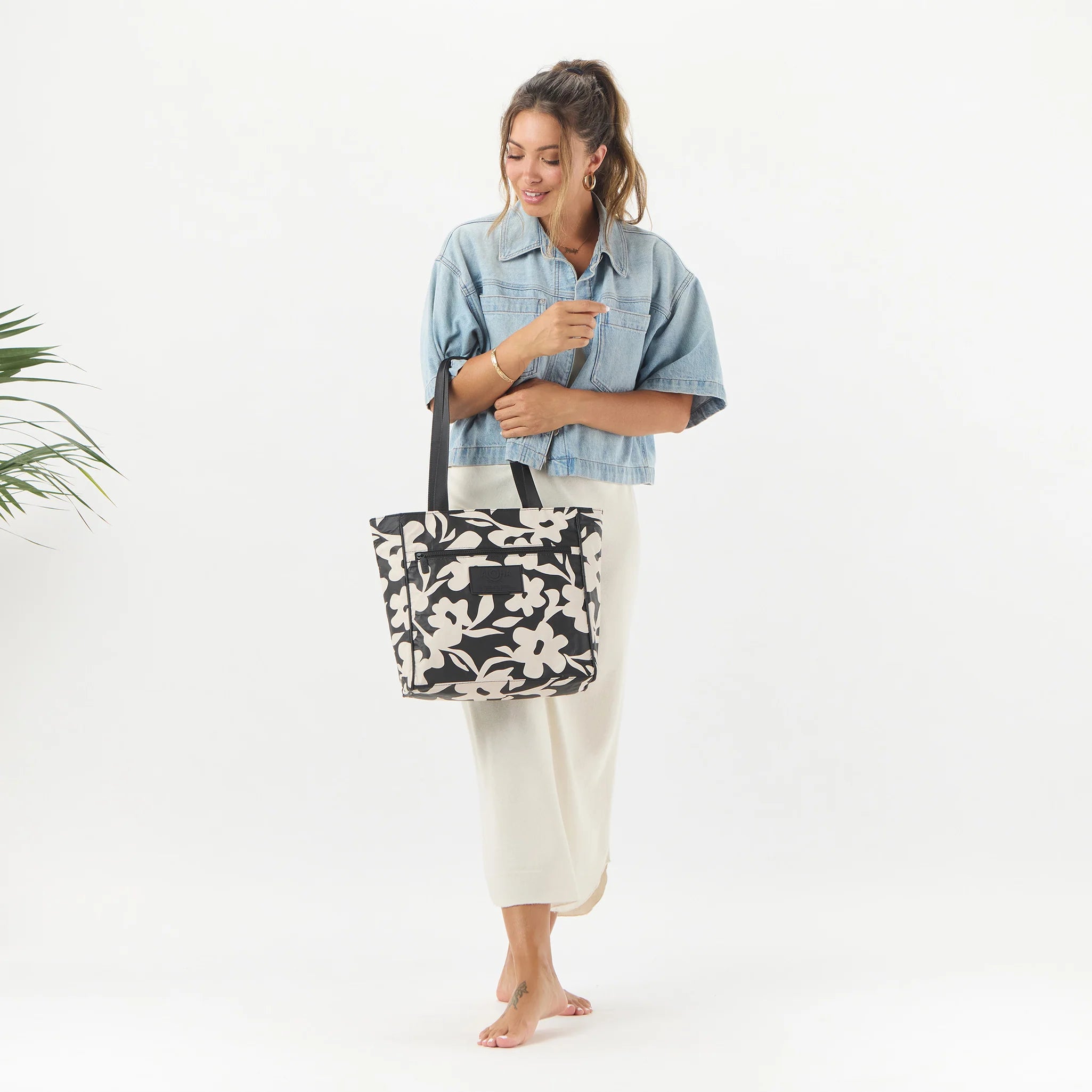 Fall Flowers Black Go-To Tote