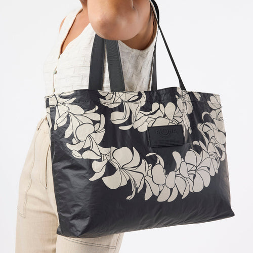Plumeria Lei Sandstone Holo Holo Tote