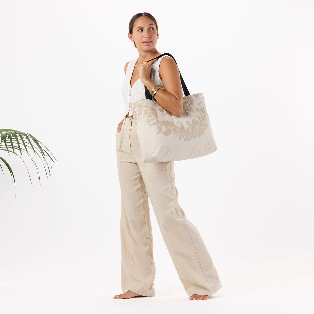 Plumeria Lei Sandstone Holo Holo Tote