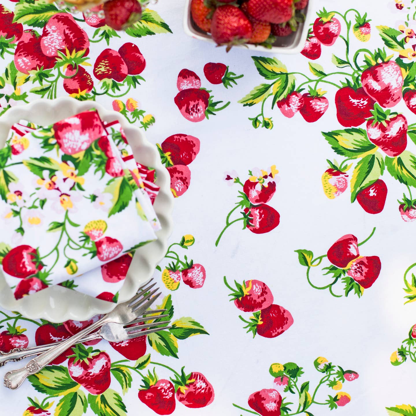 Strawberry Basket Ivory 54" x 54" Tablecloth