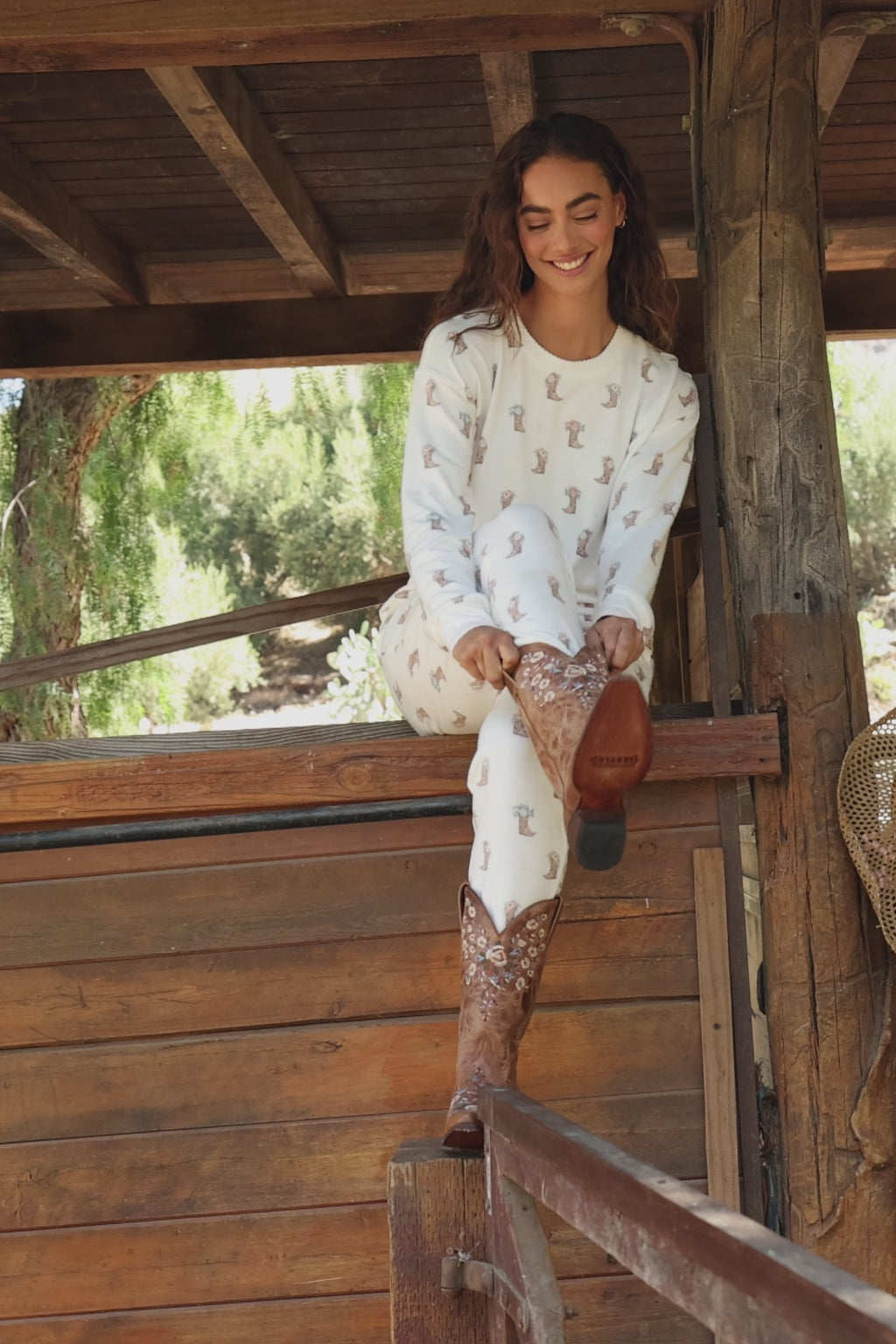 Western Blooms Bouquet Long-Sleeve