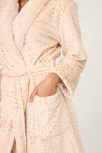 Luxe Plush Champagne Leopard Robe