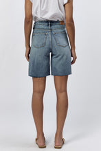 Boyfriend Waveline Denim Short