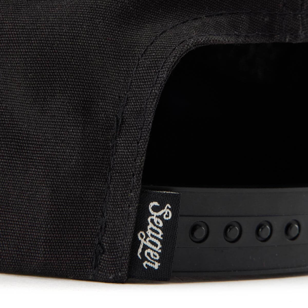 Badge Black Snapback