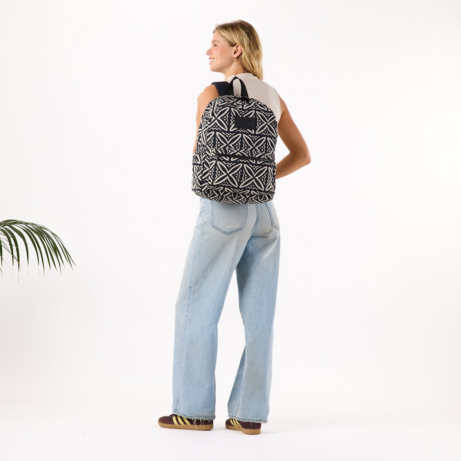 Pacifika Sandstone / Black Keep It Light Backpack