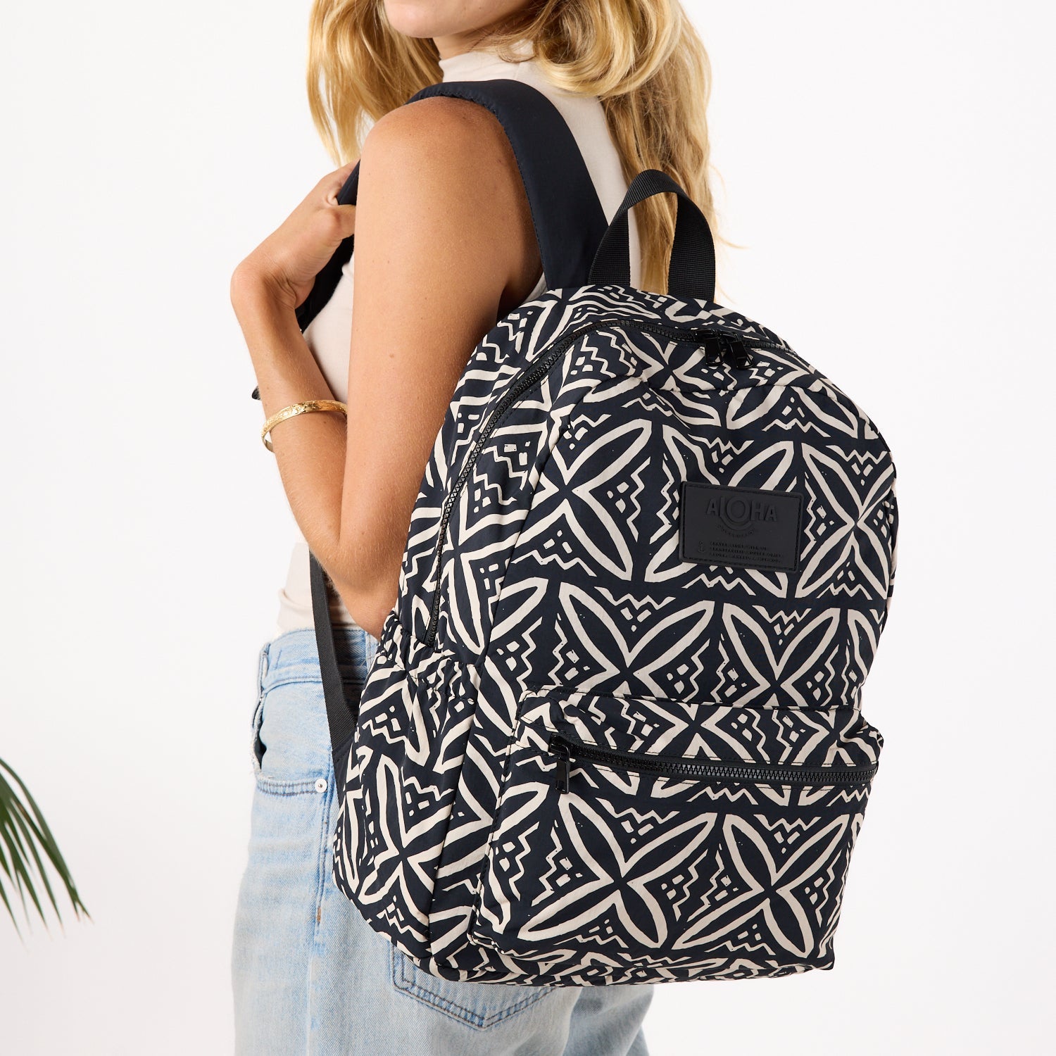 Pacifika Sandstone / Black Keep It Light Backpack