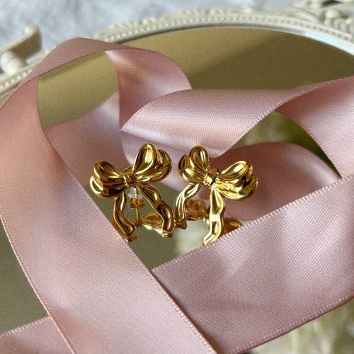 Cutesy Bow Studs