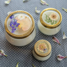 Vanilla Rain Small Pressed Floral Candle