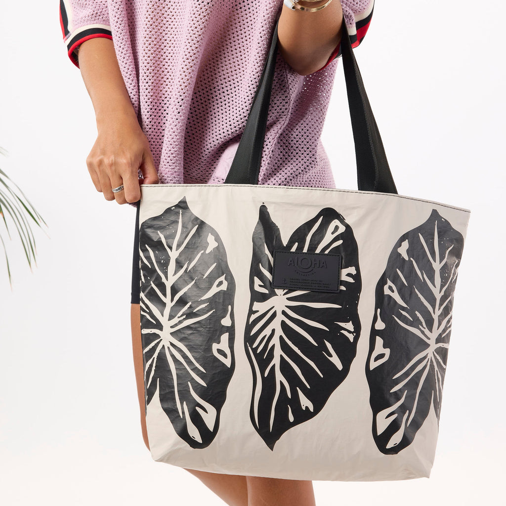 Kalo Black Day Tripper Tote
