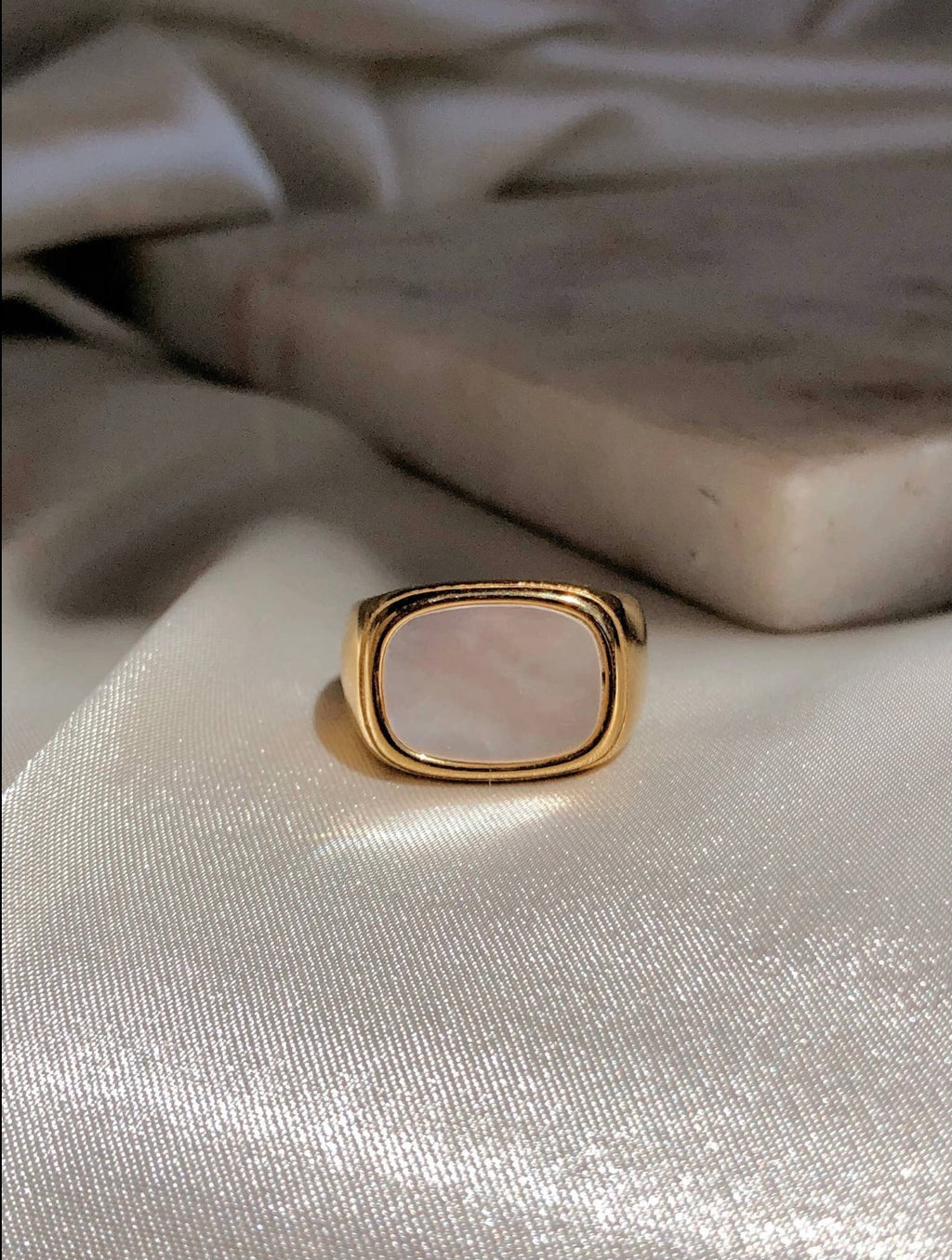 Vintage Shell Ring